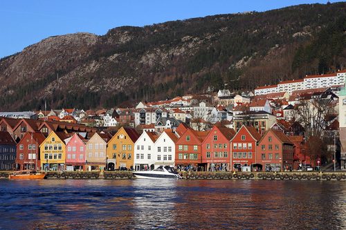 Bergen walk about (33036414222) — Bergen