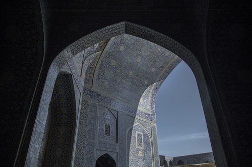 عکس مسجد شاه اصفهان-معماری ایرانی صفویه -سال ۲۰۱۴ میلادی- عکاس مصطفی معراجی - بانک تصاویر رایگان ویکیپدیا 09 — Isfahan