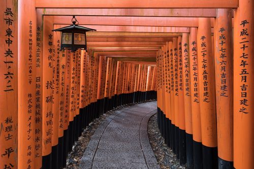 Torii path with lantern at Fushimi Inari Taisha Shrine, Kyoto, Japan — Kyoto