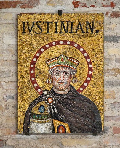 Estimated image of Theodoric the Great in the Basilica of Sant'Apollinare Nuovo. Ravenna, Italy — Ravenna
