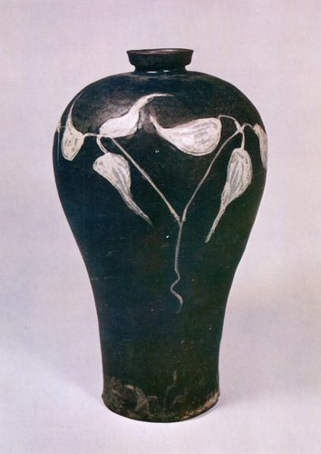 Celadon Prunus Vase with Paste-on-paste Ginseng Leaf Design in Underglaze Iron — Seoul