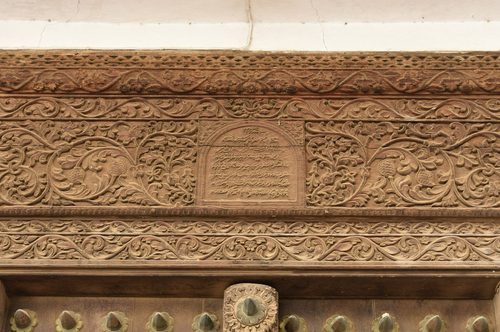 Carved wooden door in Stone Town, Zanzibar (3) (28482938474) — Zanzibar